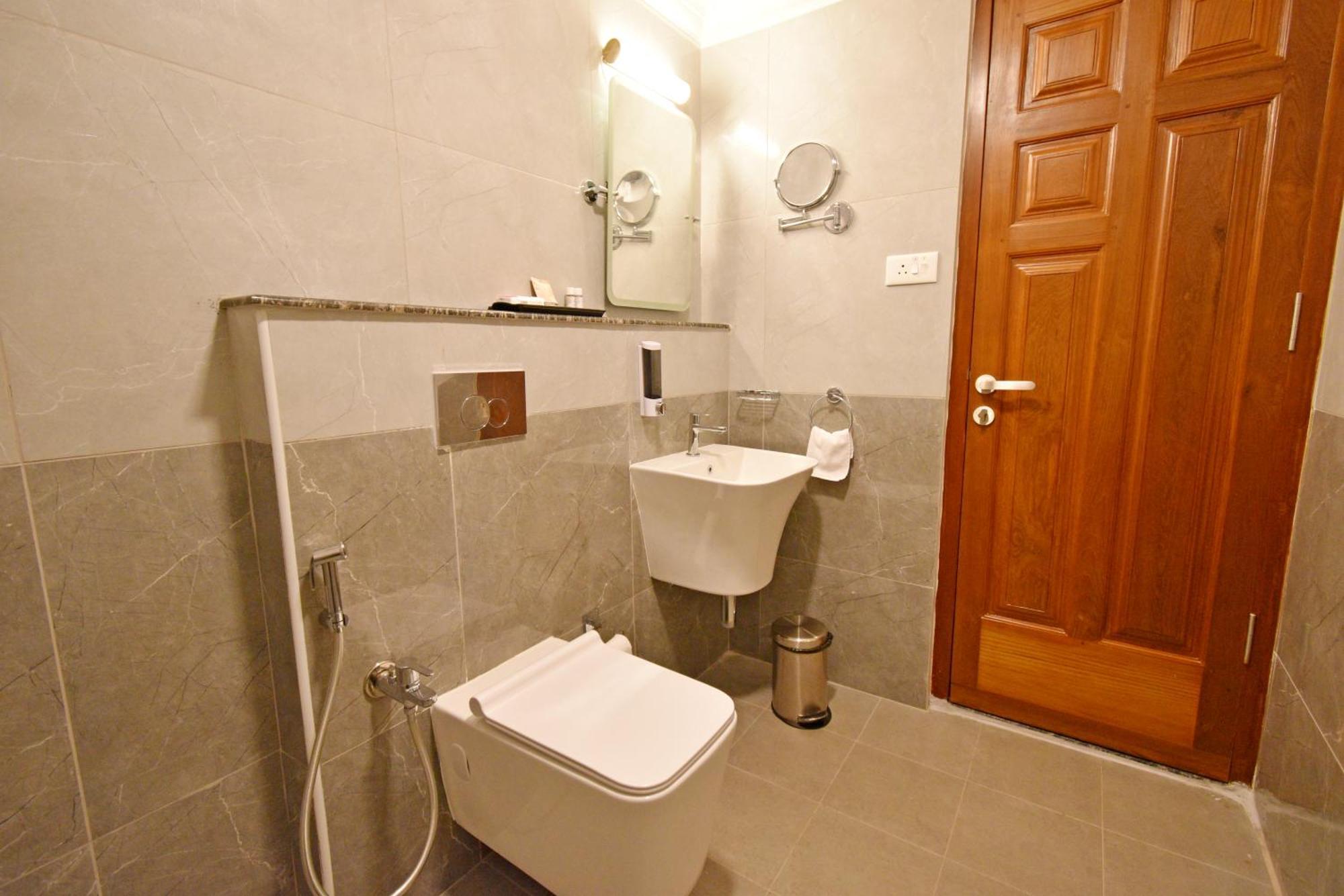 Le Colonial Suites Pondicherry Ngoại thất bức ảnh