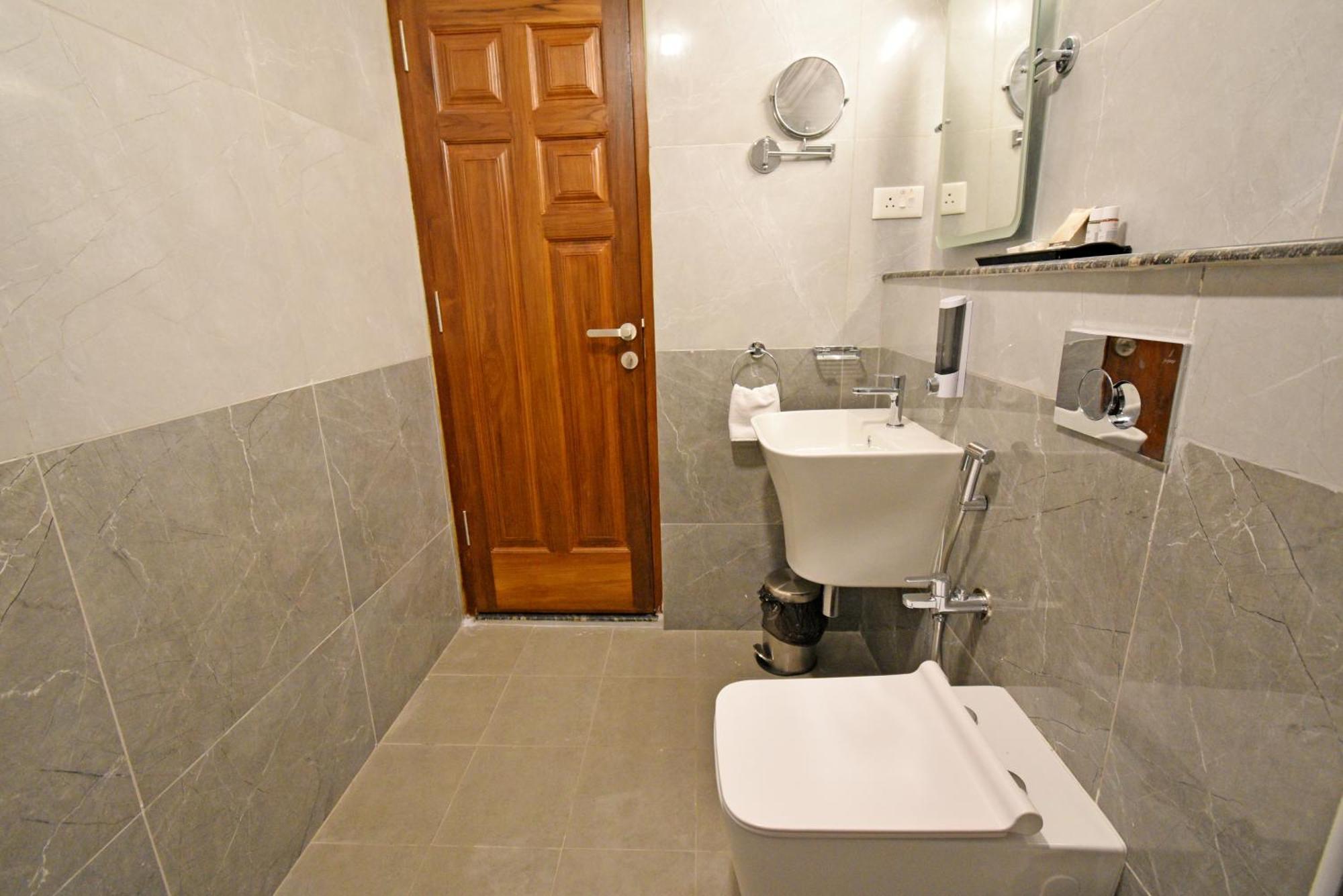 Le Colonial Suites Pondicherry Ngoại thất bức ảnh