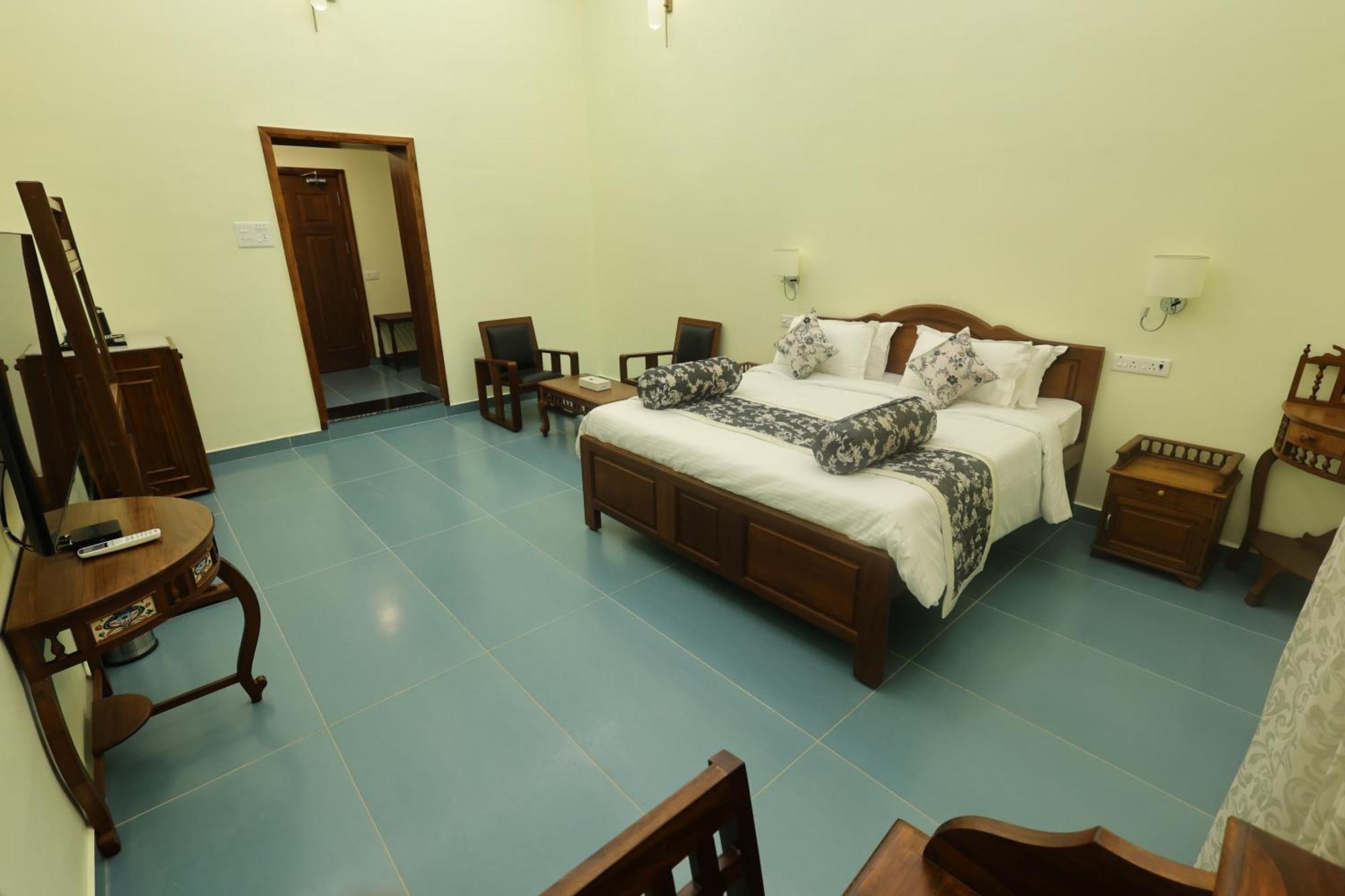 Le Colonial Suites Pondicherry Ngoại thất bức ảnh