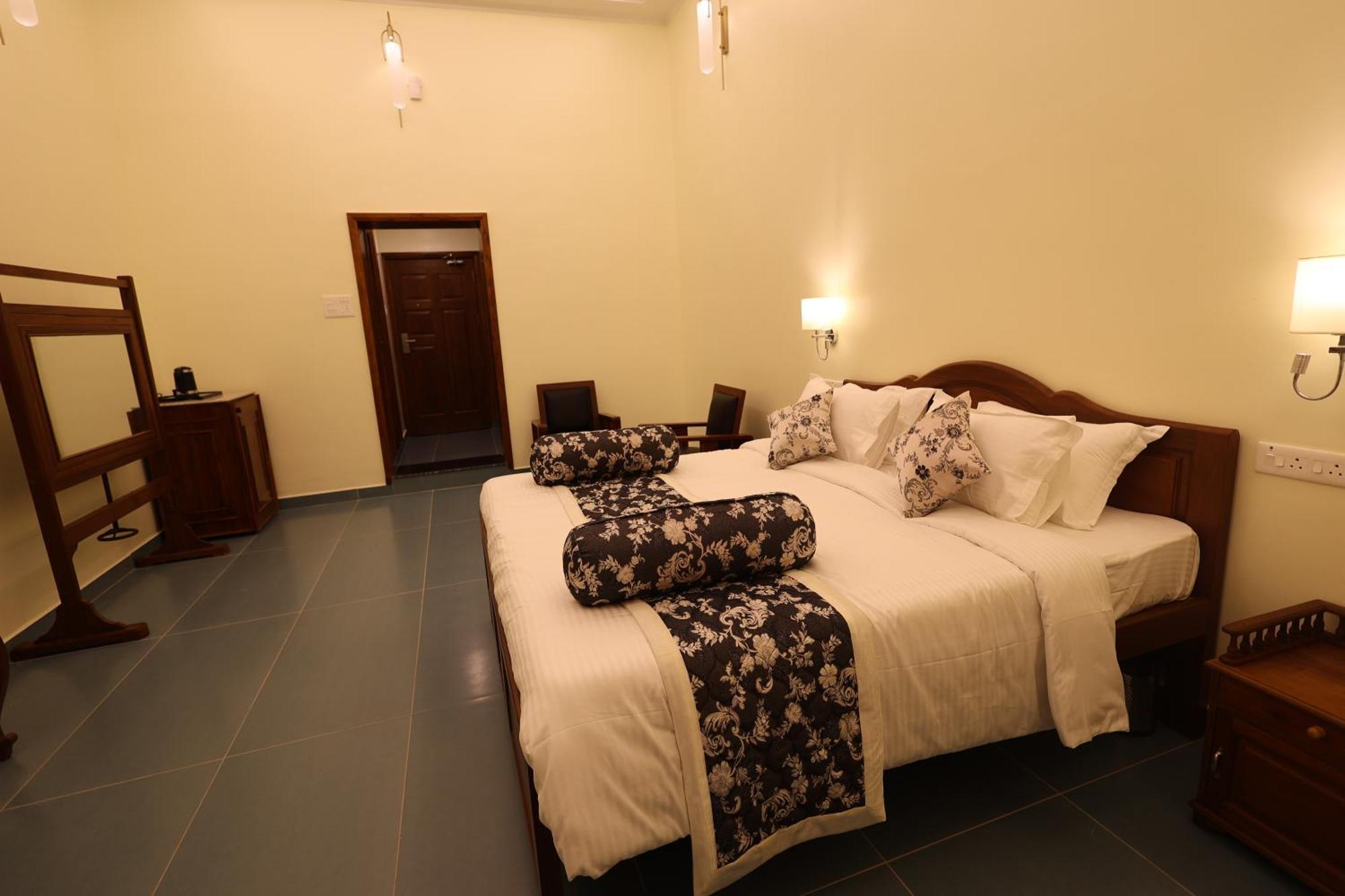 Le Colonial Suites Pondicherry Ngoại thất bức ảnh