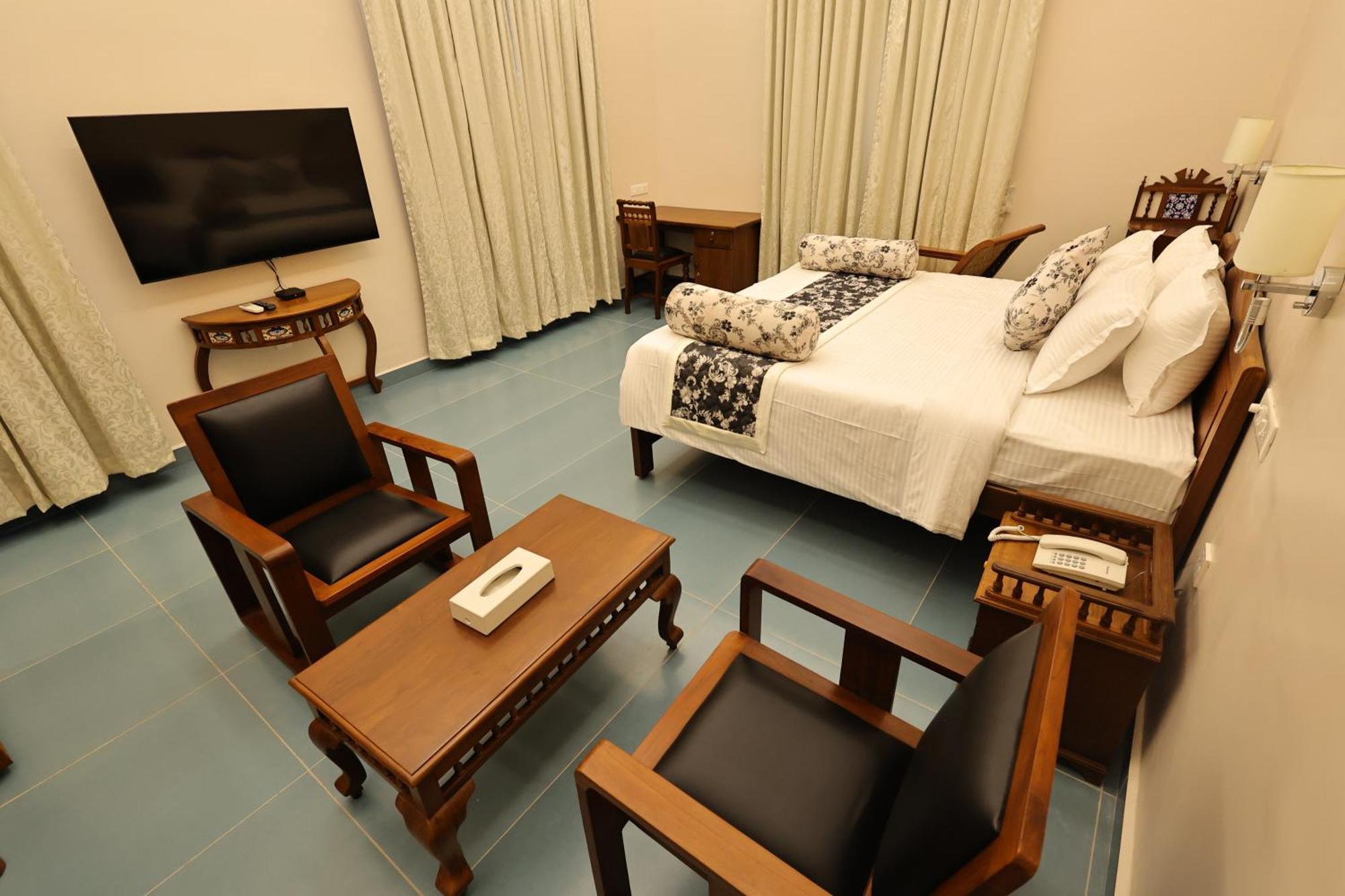 Le Colonial Suites Pondicherry Ngoại thất bức ảnh