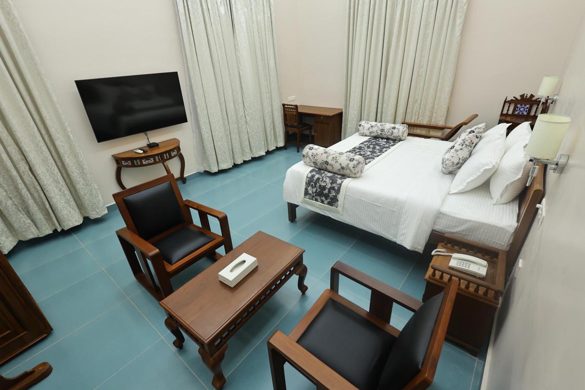 Le Colonial Suites Pondicherry Ngoại thất bức ảnh