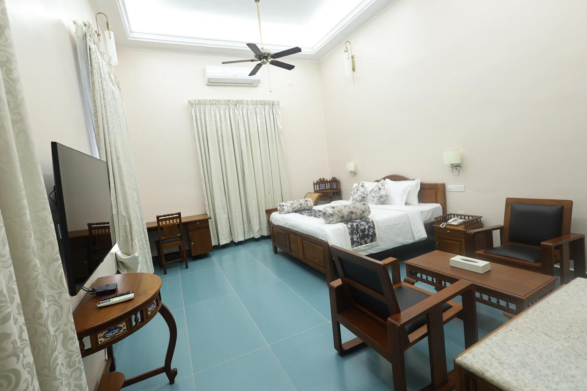 Le Colonial Suites Pondicherry Ngoại thất bức ảnh